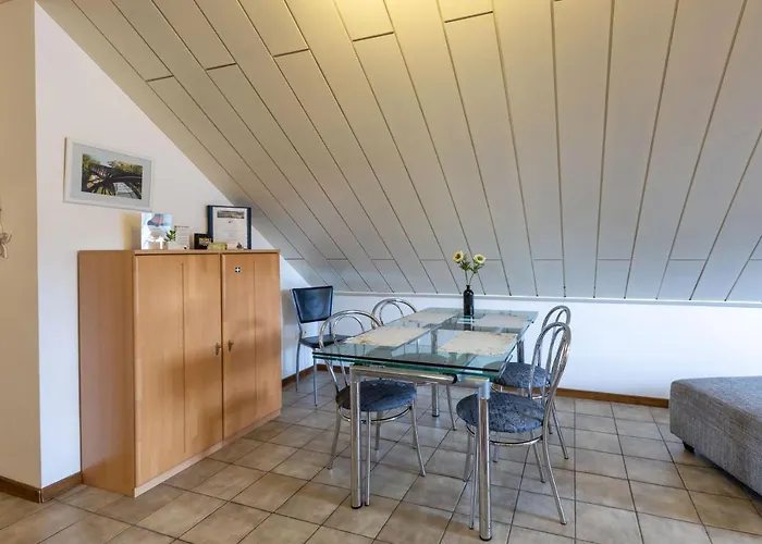 Oberhausener * Oberhausen (North Rhine-Westphalia)