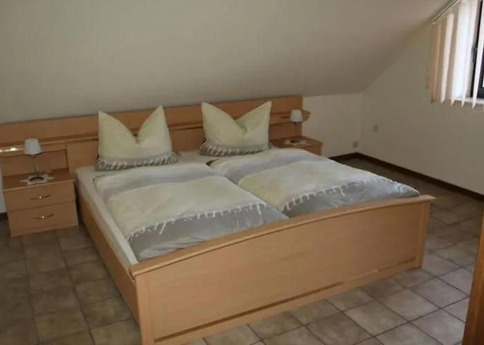 Oberhausener * Oberhausen (North Rhine-Westphalia)